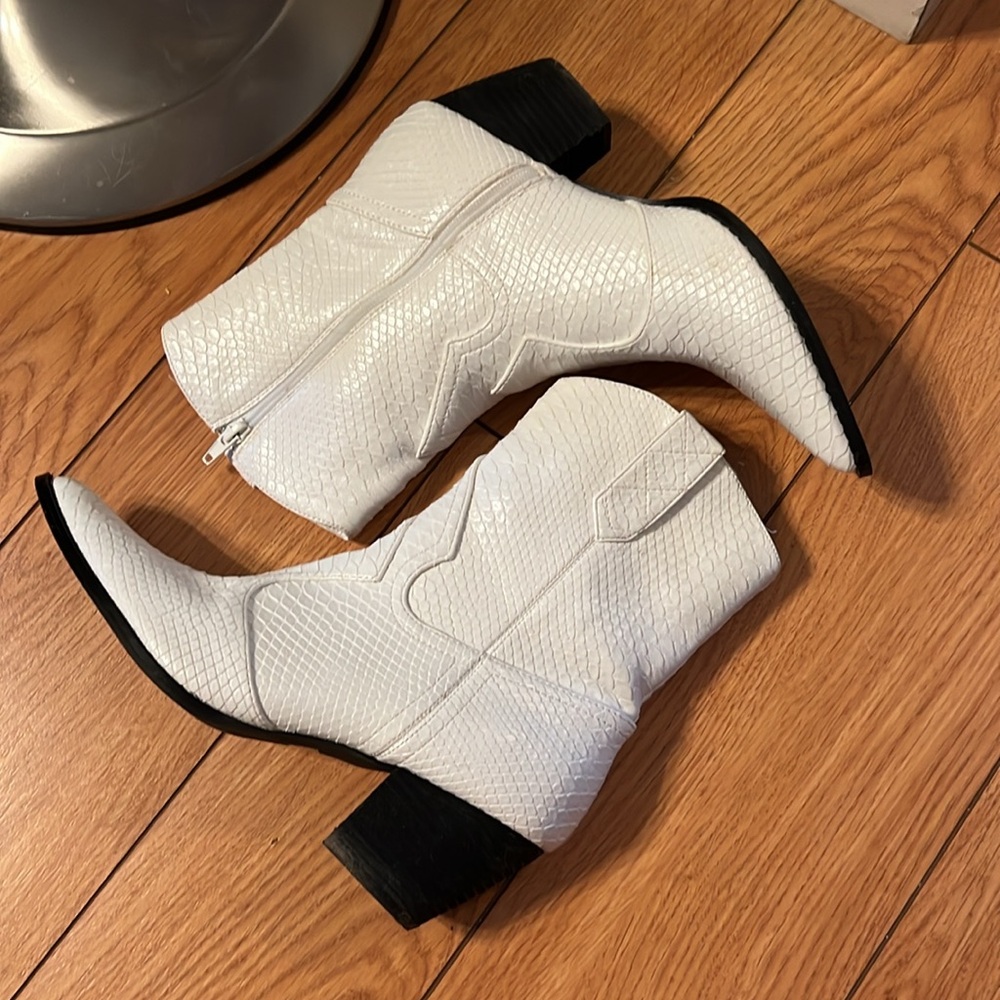 Coconuts by Matisse Western Boots